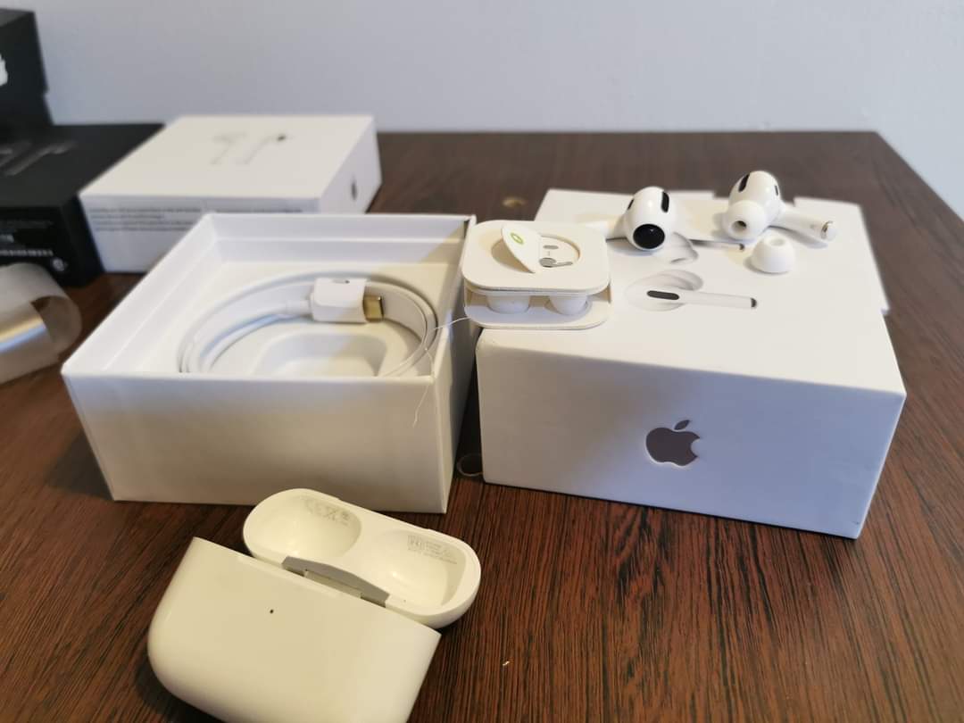 Premium APPLE AIRPODS PRO Made in California With 37% Off Sale