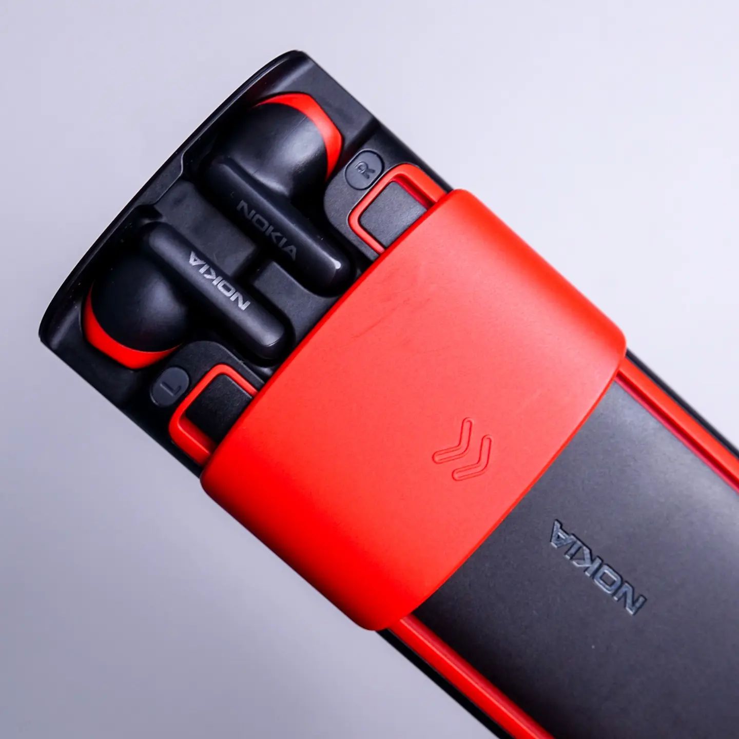 Nokia 5710 Mobile With Earpods